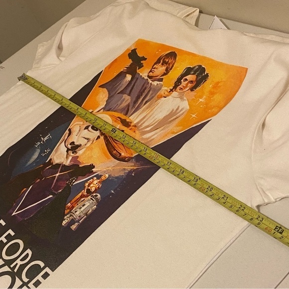 Women's Star Wars May the Force Be With You Off- White Graphic T-Shirt NWT - Picture 10 of 11